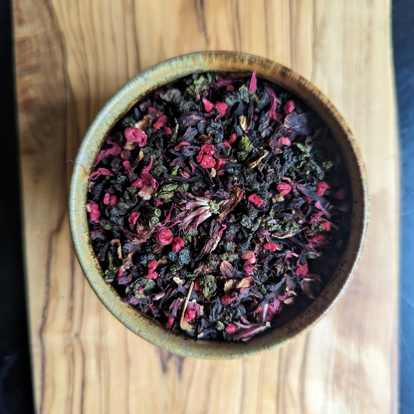 Raspberry Oolong | Black/Green Tea Blend