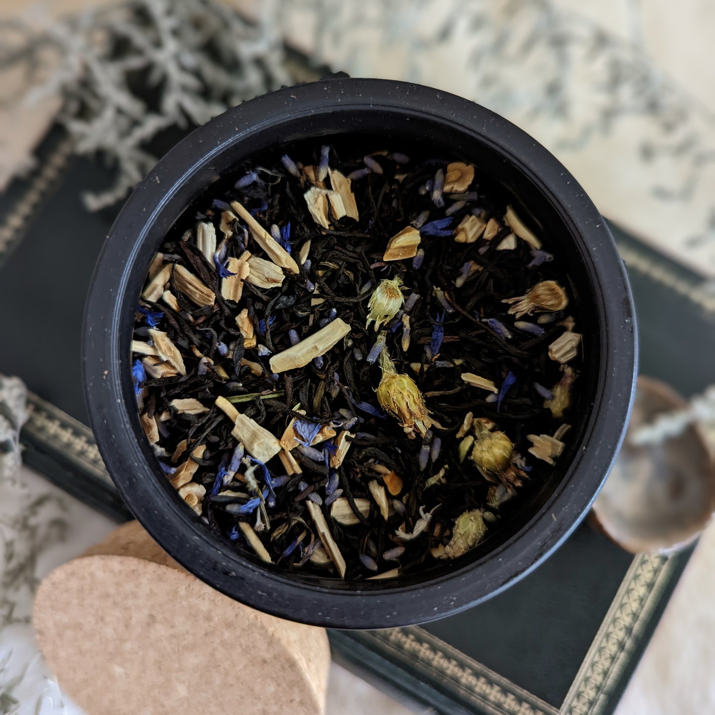 Tea Favorites | Seasonal Black Glass Jars